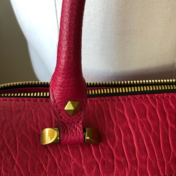 NWOT Cranberry Red Pebble Leather Large Satchel Crossbody Barrel Bag - Picture 4 of 15